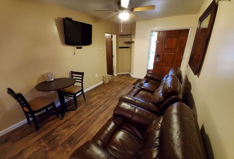 Family Suite, Jefferson Hills Motel