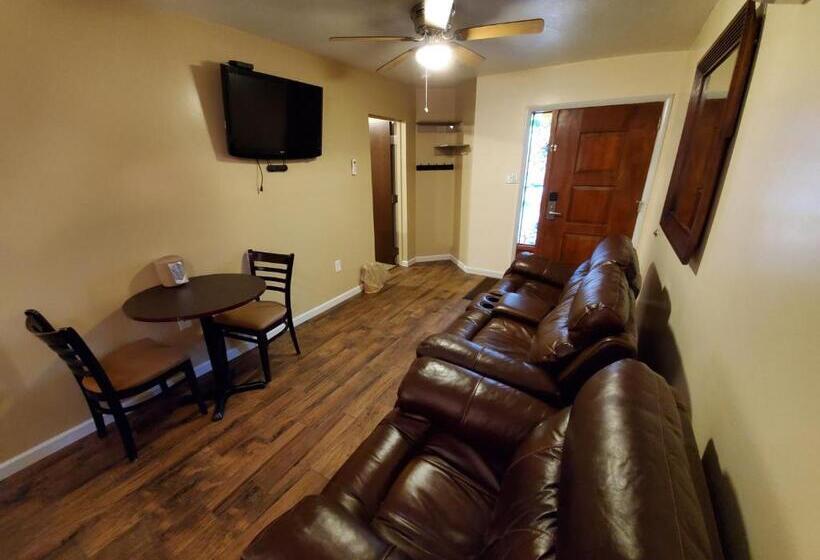 Family Suite, Jefferson Hills Motel