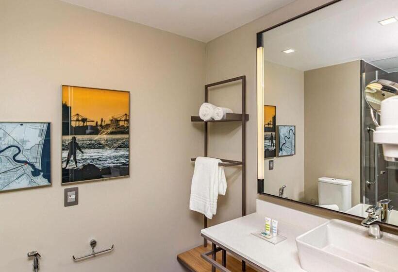 Quarto Superior Vista Rio, Mercure Itajai Navegantes