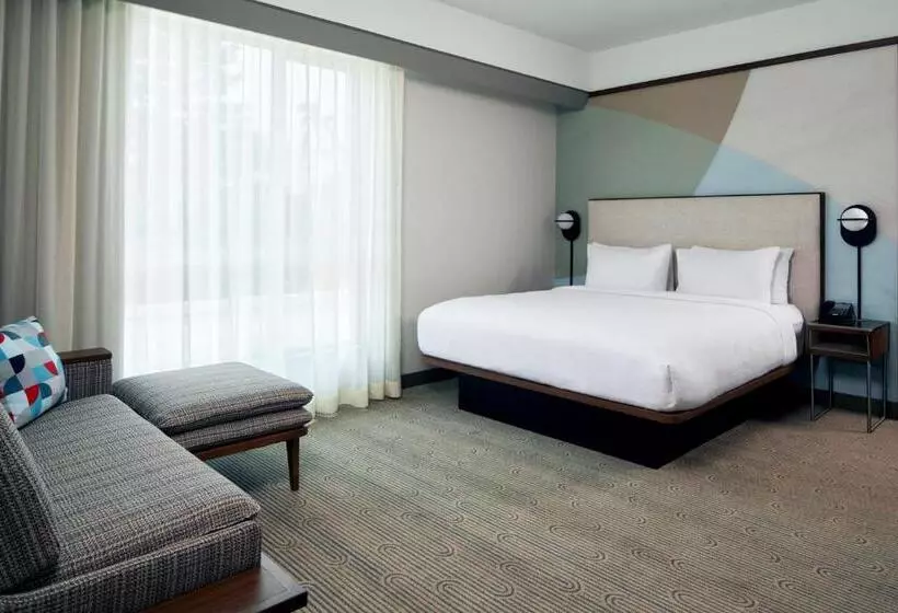 اتاق استاندارد با تخت بزرگ, Courtyard By Marriott Santa Barbara Downtown