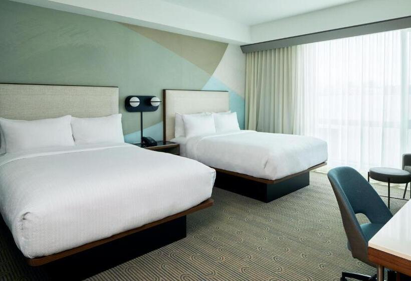 غرفة قياسية لذوى الاحتياجات الخاصة, Courtyard By Marriott Santa Barbara Downtown