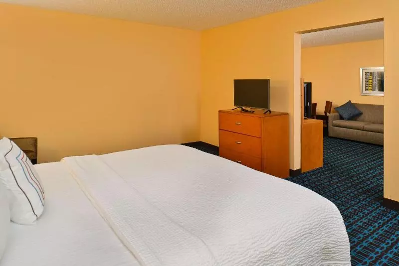 キングサイズベッドのスタンダードルーム, Fairfield Inn & Suites By Marriott Helena