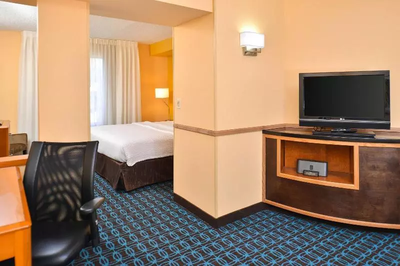 キングサイズベッドのスタンダードルーム, Fairfield Inn & Suites By Marriott Helena
