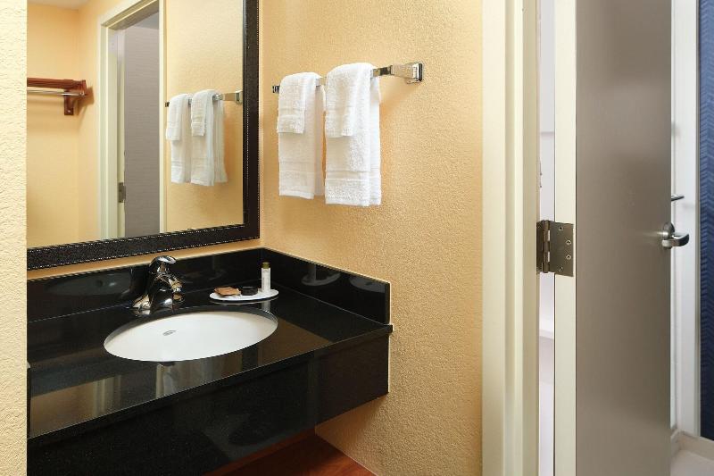 Стандартный Номер Кровать Кинг, Fairfield Inn & Suites Raleigh Durham Airport Research Triangle Park