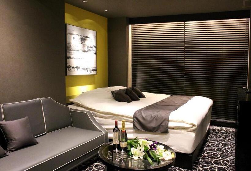 スタンダードルーム, Love Modern