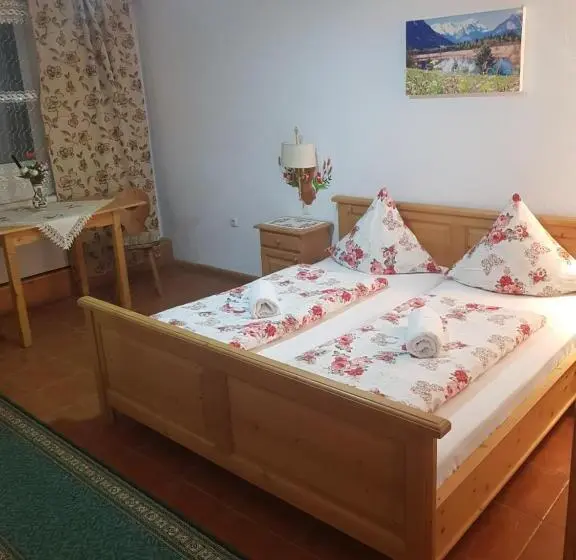 スタンダードルーム, Casa Cerbului1