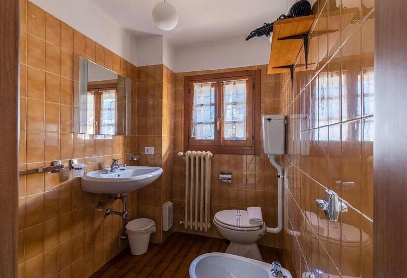 스탠다드 룸 산 전망, Dufour