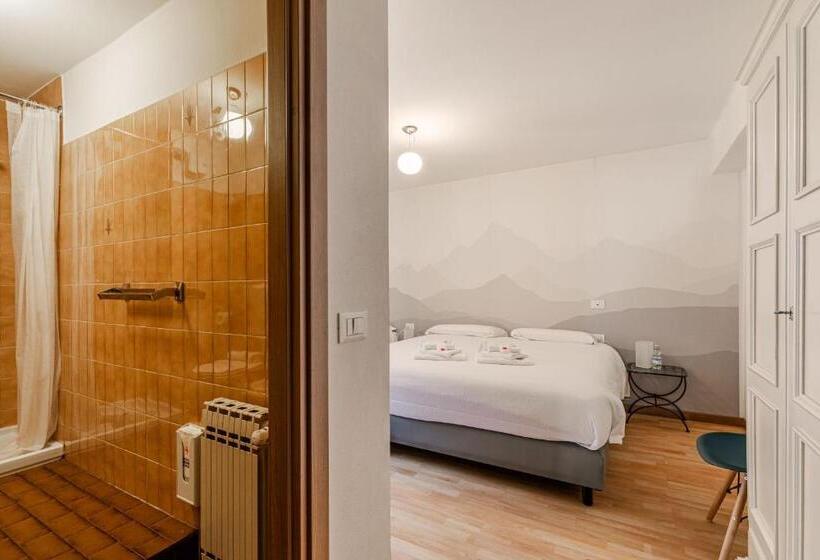 Comfort room with mountain view, Dufour