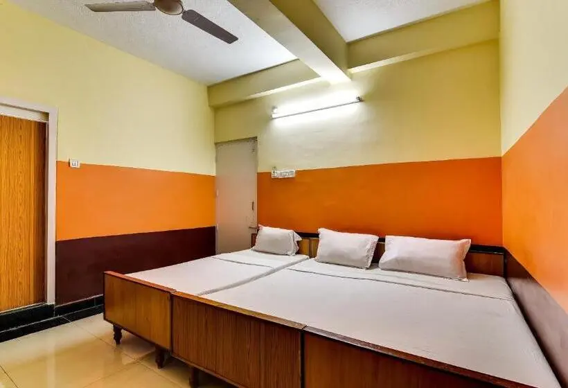 Standard Kolmen Hengen Huone, O Srinivasa Residency Lodge