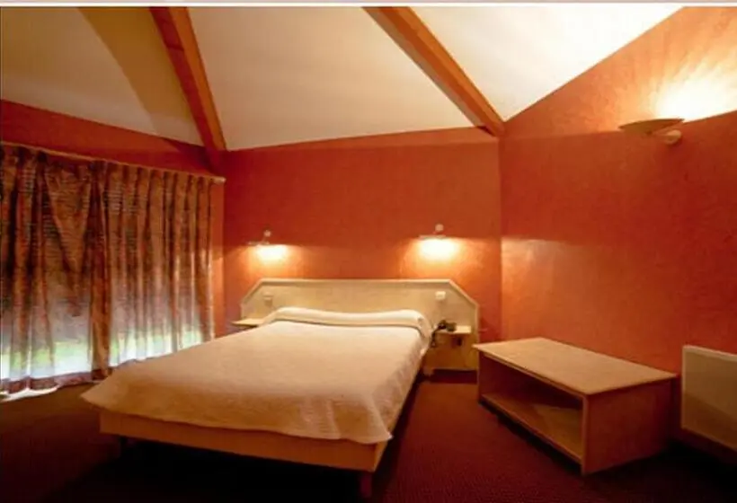 Standard-huone, Logis Hotels   Hotel Restaurant L Enclos