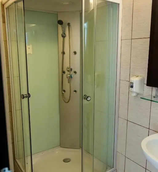 Standard Kolmen Hengen Huone, Pensiunea Schwartz