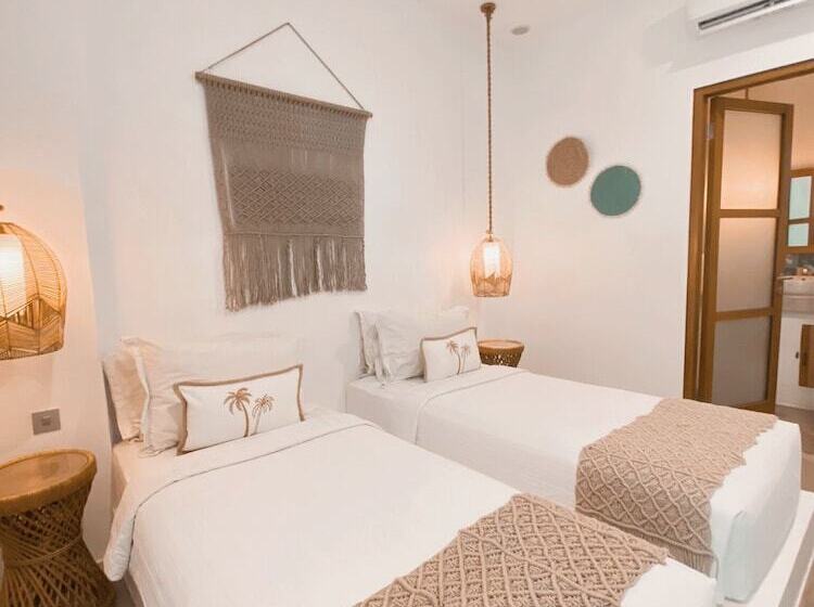 Номер Стандарт, Seaesta Komodo Hostel &