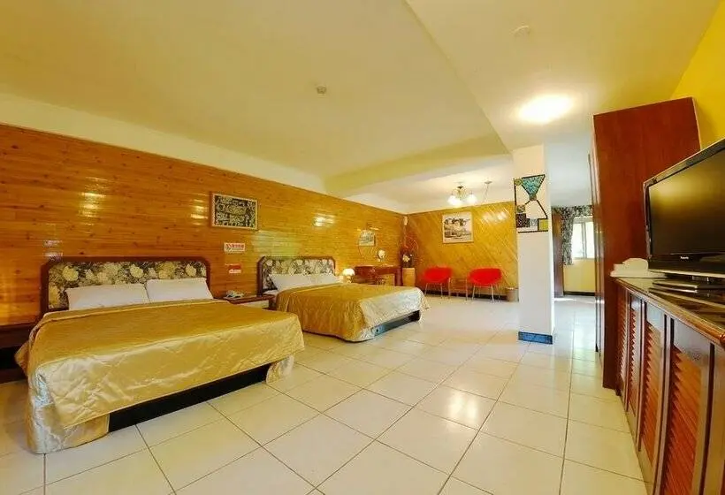 اتاق استاندارد چهار تخته, Shinmingshan Holiday Inn