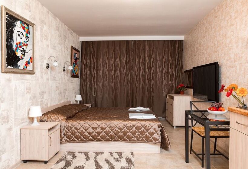 スタンダードスタジオ, Leohotels Znamenskaya