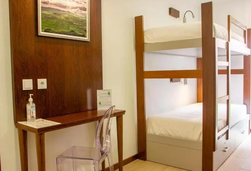 ルームシェアのワンベッド, Memória Boutique Hostel