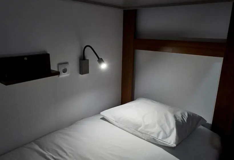 ルームシェアのワンベッド, Memória Boutique Hostel