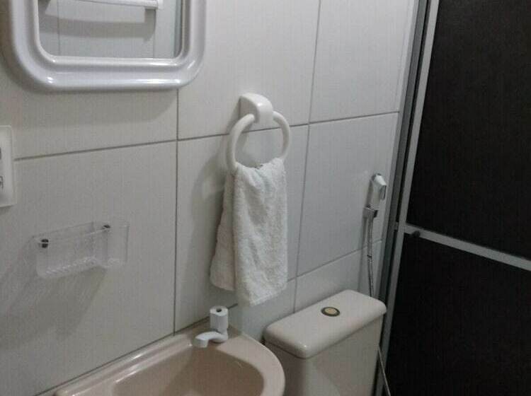 标准三人间, Pousada Fragata