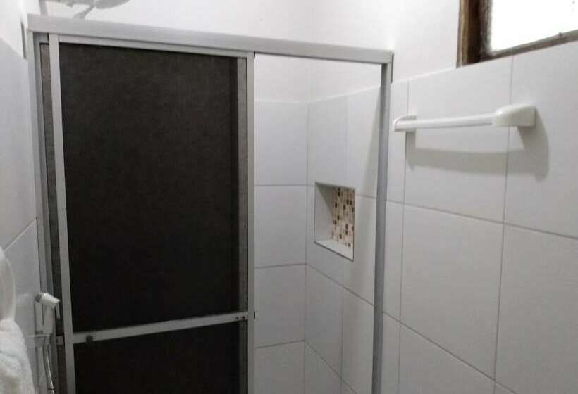 标准三人间, Pousada Fragata