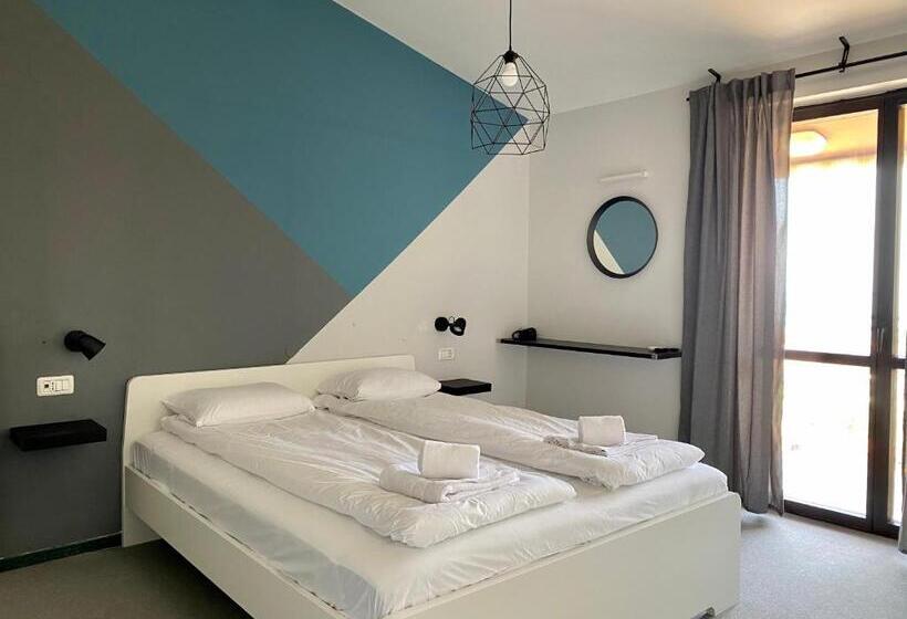 اتاق لوکس با بالکن و چشمانداز دریا, Villa Darina