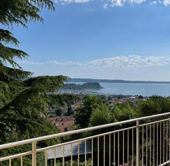 اتاق استاندارد با بالکن و چشمانداز دریا, Villa Darina