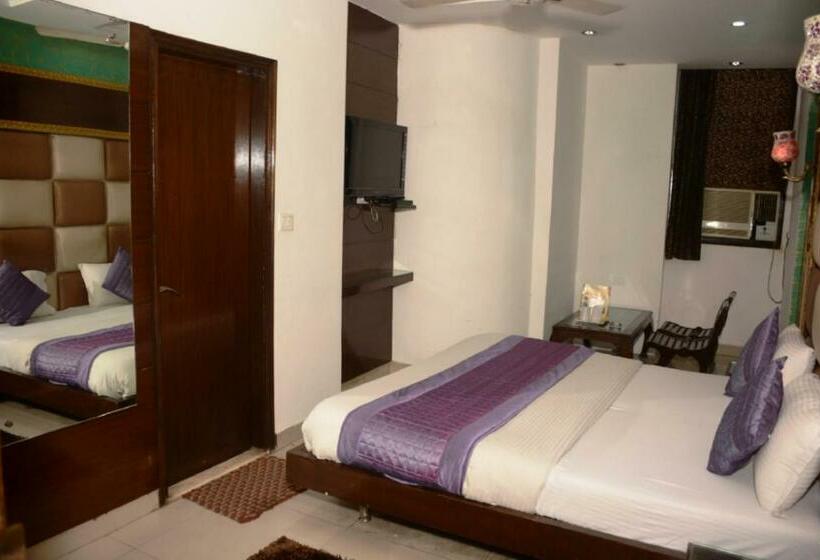 غرفة ديلوكس, Delhi Heart At New Delhi Railway Station