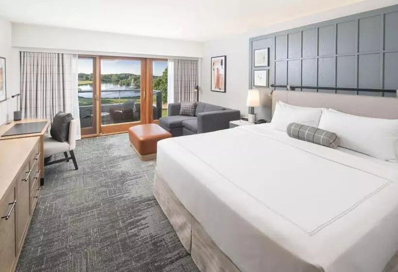 キングサイズベッドのスーペリアルーム, Grand Geneva Resort And Spa