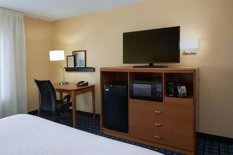 キングサイズベッドのスタンダードルーム, Fairfield Inn By Marriott Richmond