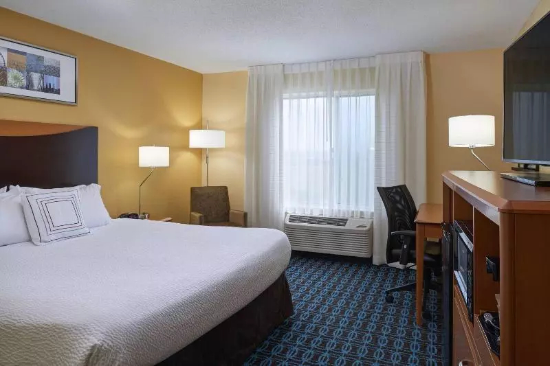 キングサイズベッドのスタンダードルーム, Fairfield Inn By Marriott Richmond