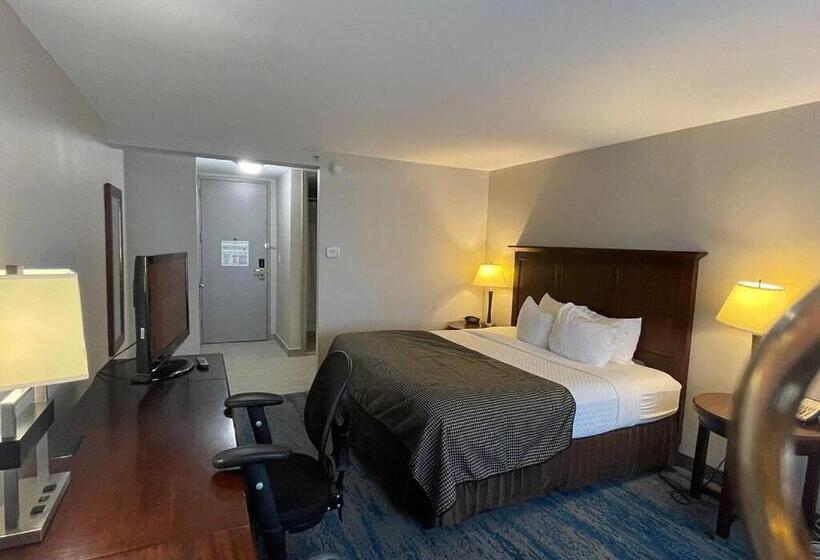 غرفة قياسية سرير كينج, Ramada By Wyndham Cleveland Independence