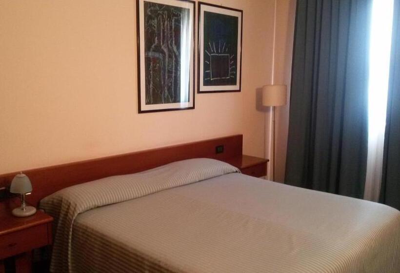 غرفة قياسية, Albergo Centrale
