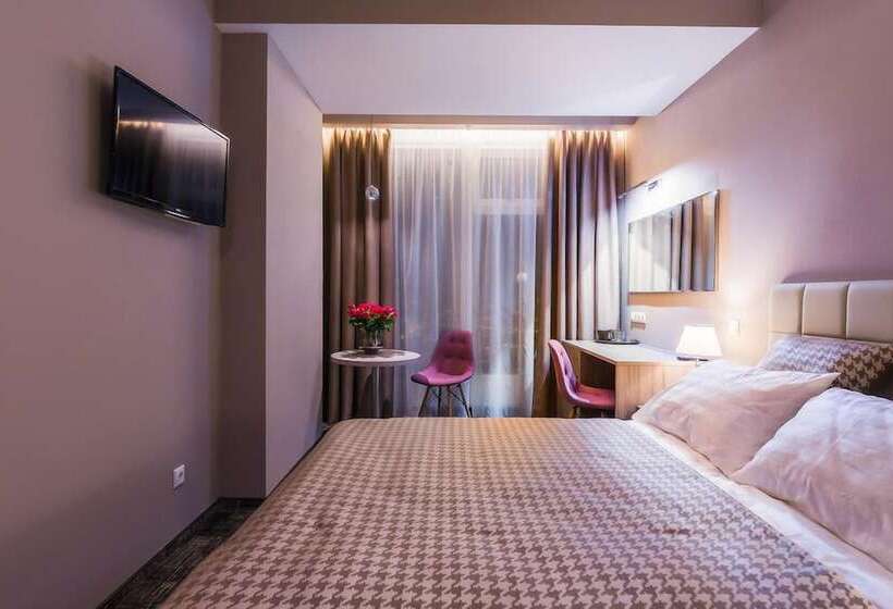 Номер Стандарт, Panorama City