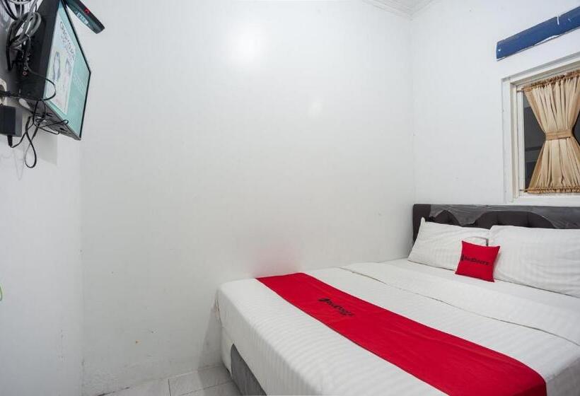 Quarto standard, Reddoorz Syariah Near Pgc Cililitan