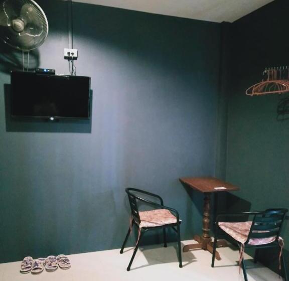 スタンダード４人部屋, Bedcabin Hostel