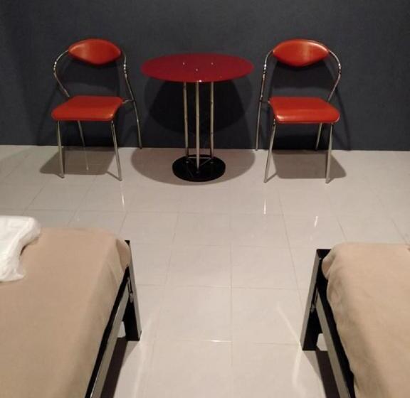 スタンダード４人部屋, Bedcabin Hostel