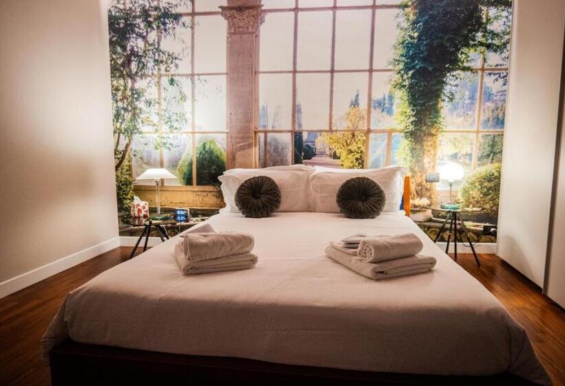 سوییت لوکس, Old Town Boutique Rooms