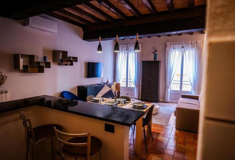سوییت لوکس, Old Town   Boutique Rooms