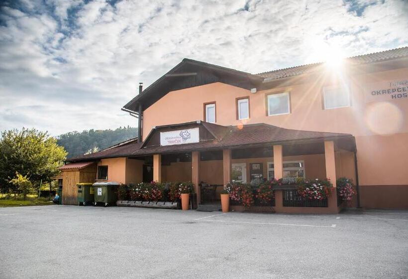 اتاق استاندارد چهارنفره با سرویس بهداشتی مشترک, Rooms At Trimček