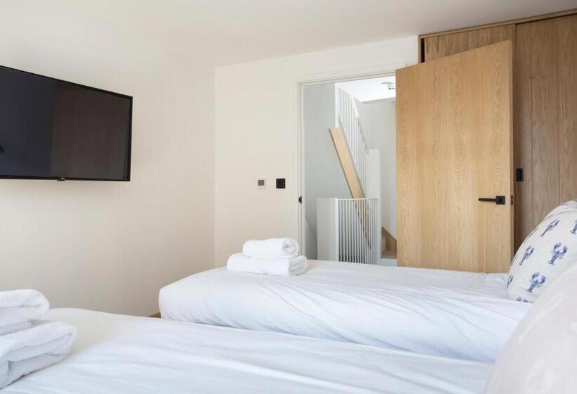 Апартаменты 1 Спальня Вид на Море, Warehouse Holiday Lets