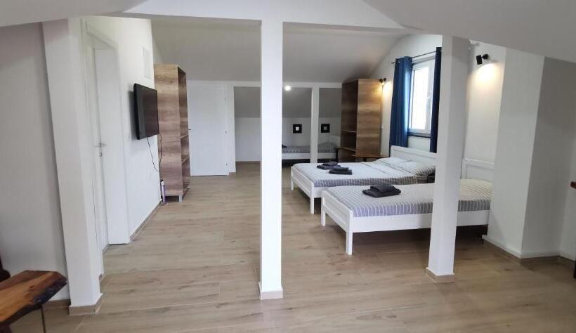 Suite with lake view, Villa Natali