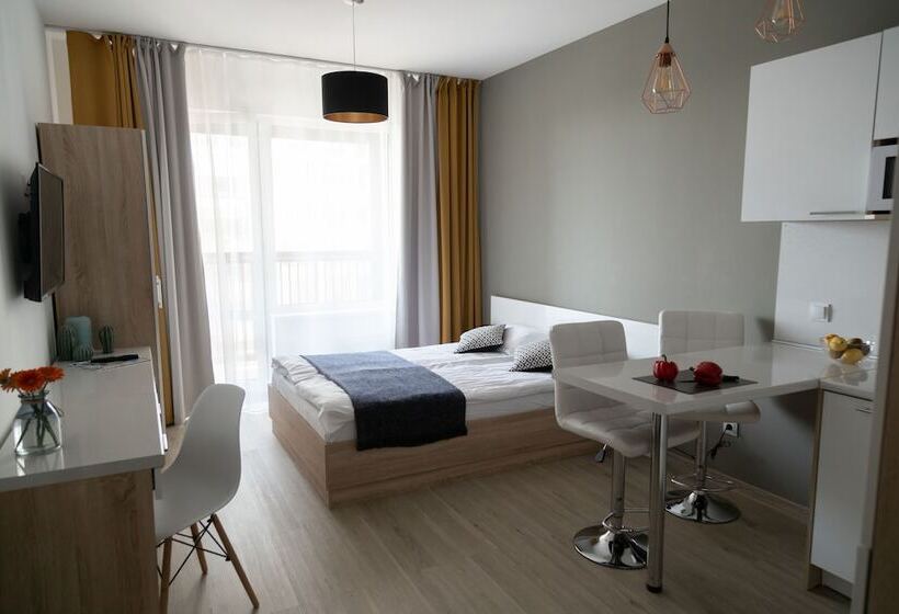 标准工作室, Apartmoscow