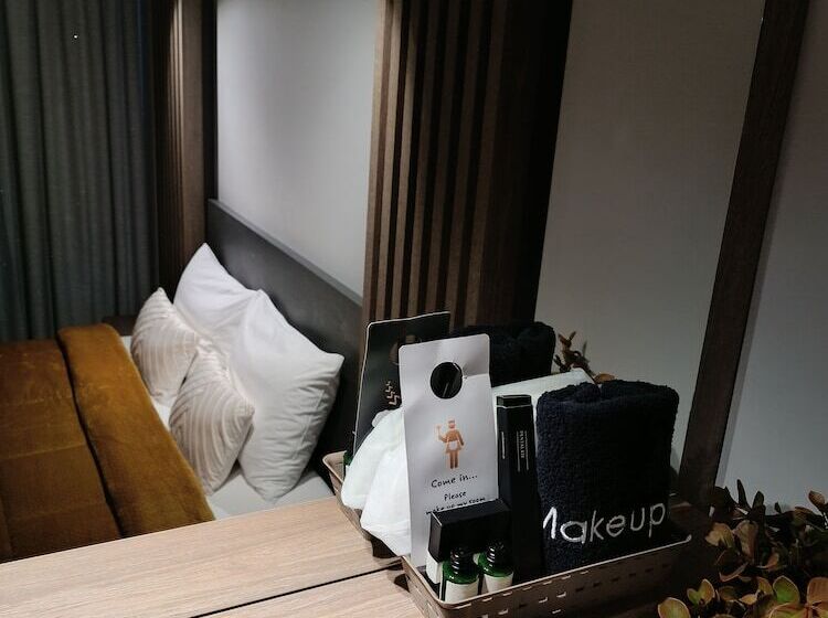 חדר סטנדרט עם מרפסת, Elizabeth Queen Luxury Rooms