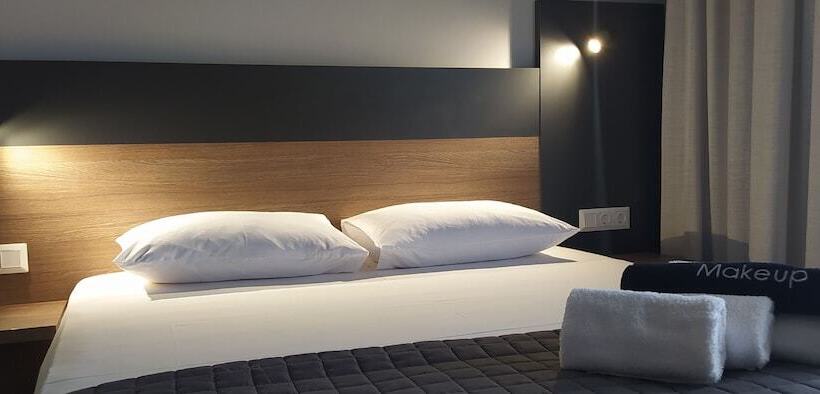 标准间带阳台, Elizabeth Queen Luxury Rooms