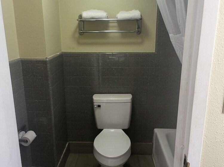 غرفه قياسيه سريرين مزدوجين, Baymont By Wyndham Williamsburg