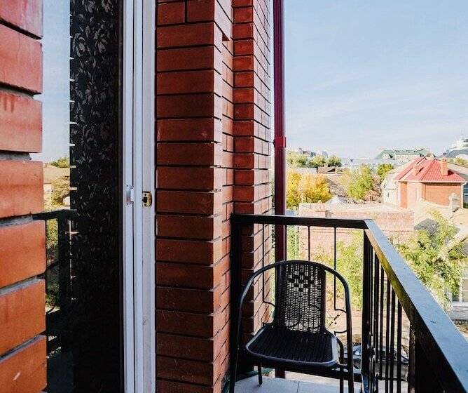 اتاق استاندارد با بالکن, 21 Century