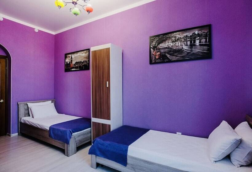 اتاق استاندارد با بالکن, 21 Century