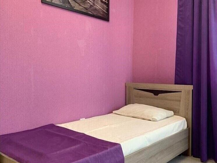 اتاق استاندارد با بالکن, 21 Century