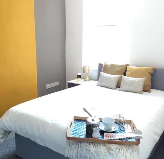 Дом 1 Спальня, Townhouse @ 97 Edleston Road Crewe