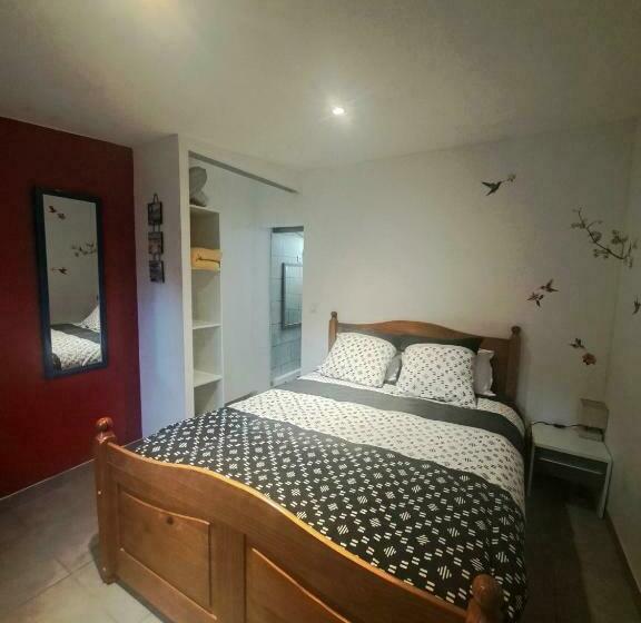 חדר סטנדרט, Ecoutez Les Oiseaux