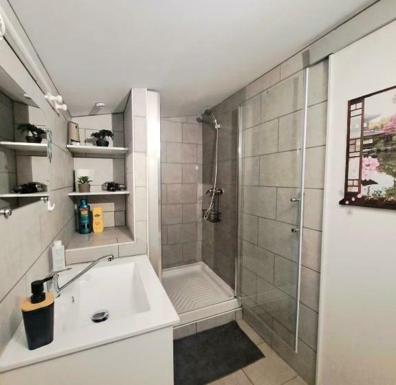 חדר סטנדרט, Ecoutez Les Oiseaux