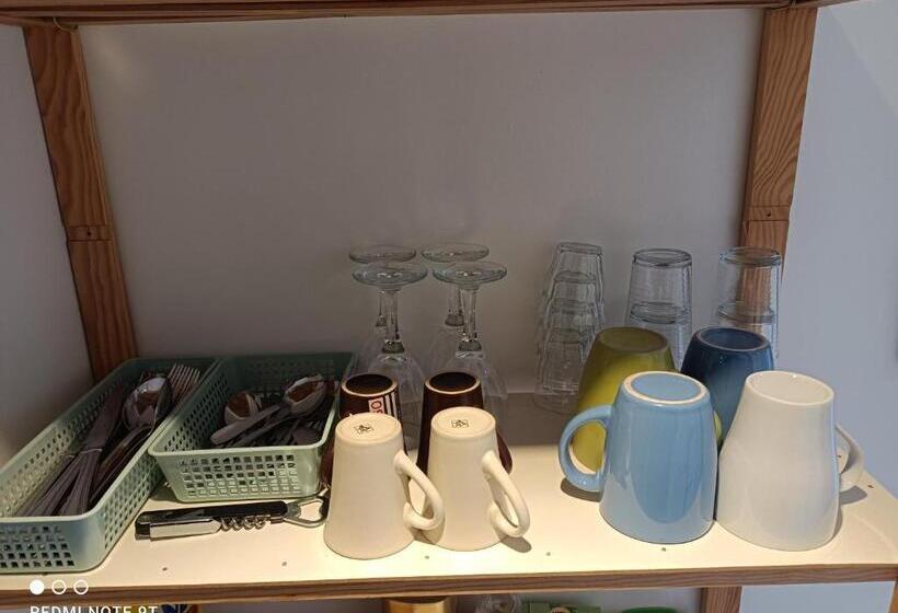 חדר סטנדרט, Ecoutez Les Oiseaux